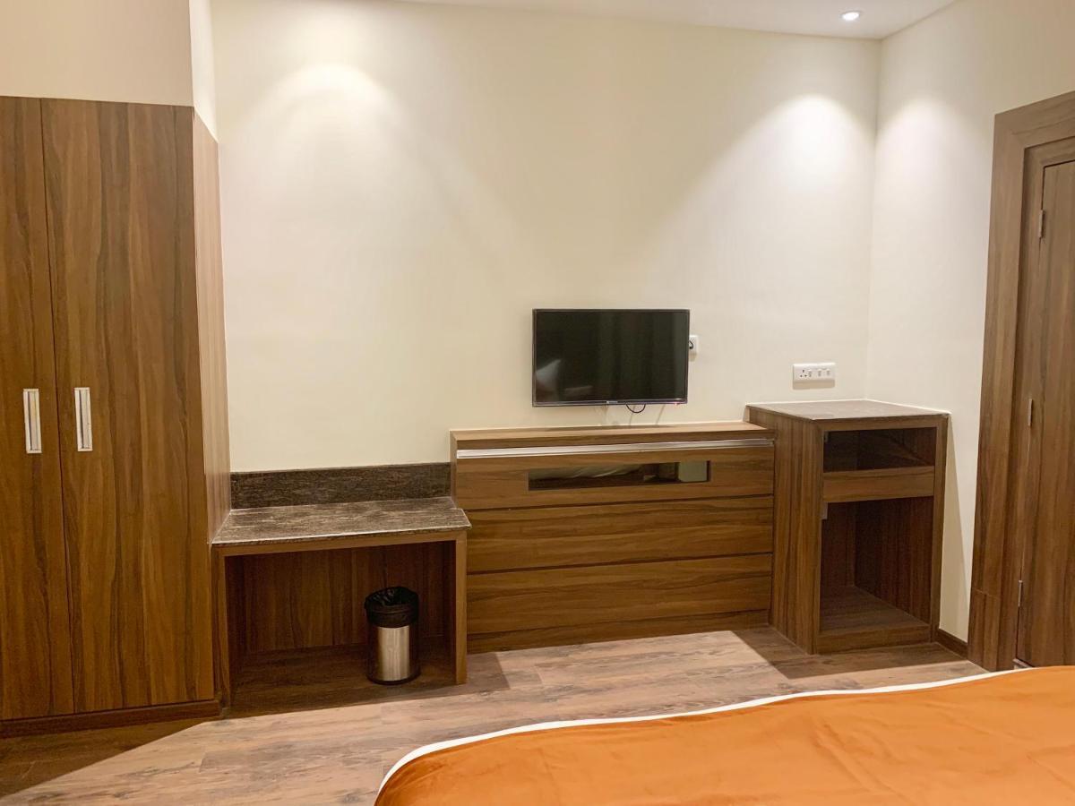 Hotel Amber Rudrapur Экстерьер фото