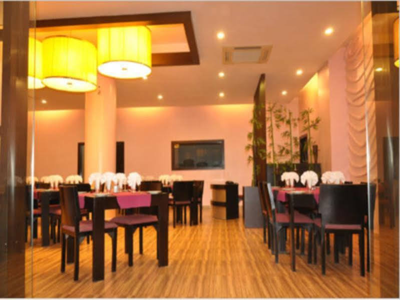 Hotel Amber Rudrapur Экстерьер фото