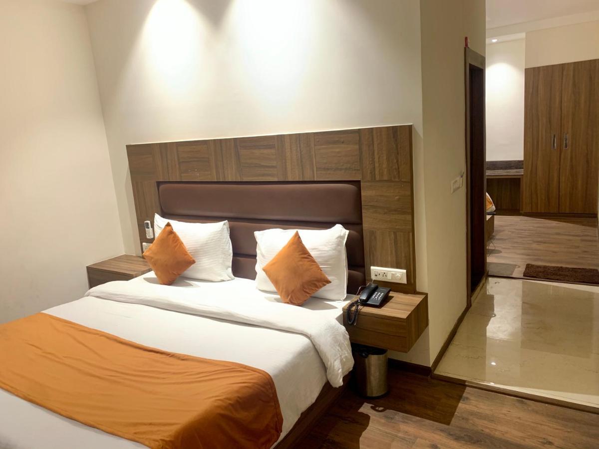 Hotel Amber Rudrapur Экстерьер фото