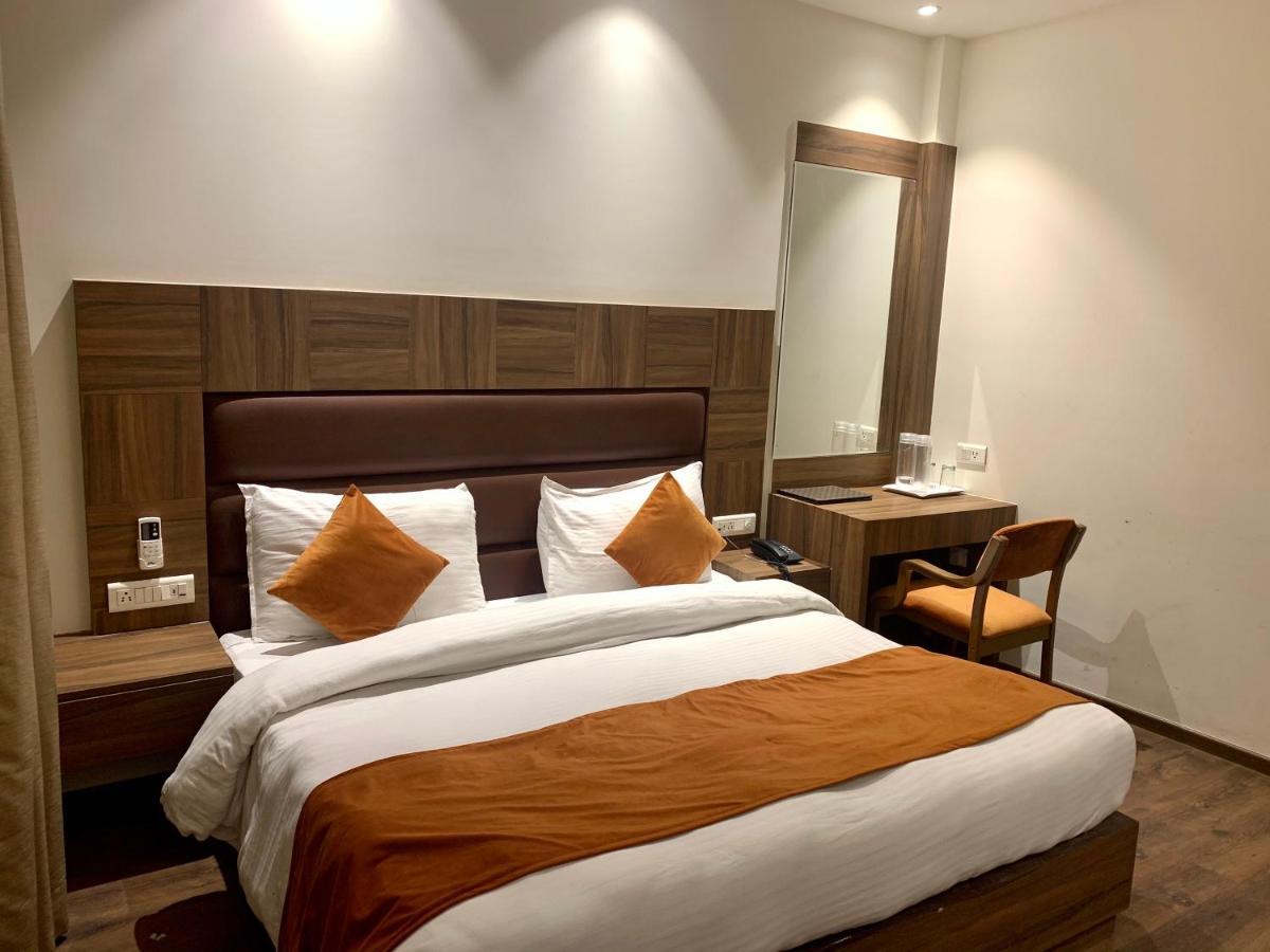 Hotel Amber Rudrapur Экстерьер фото