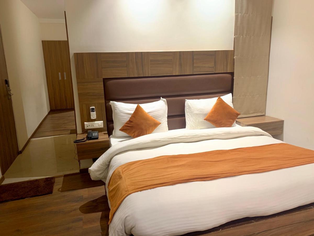 Hotel Amber Rudrapur Экстерьер фото